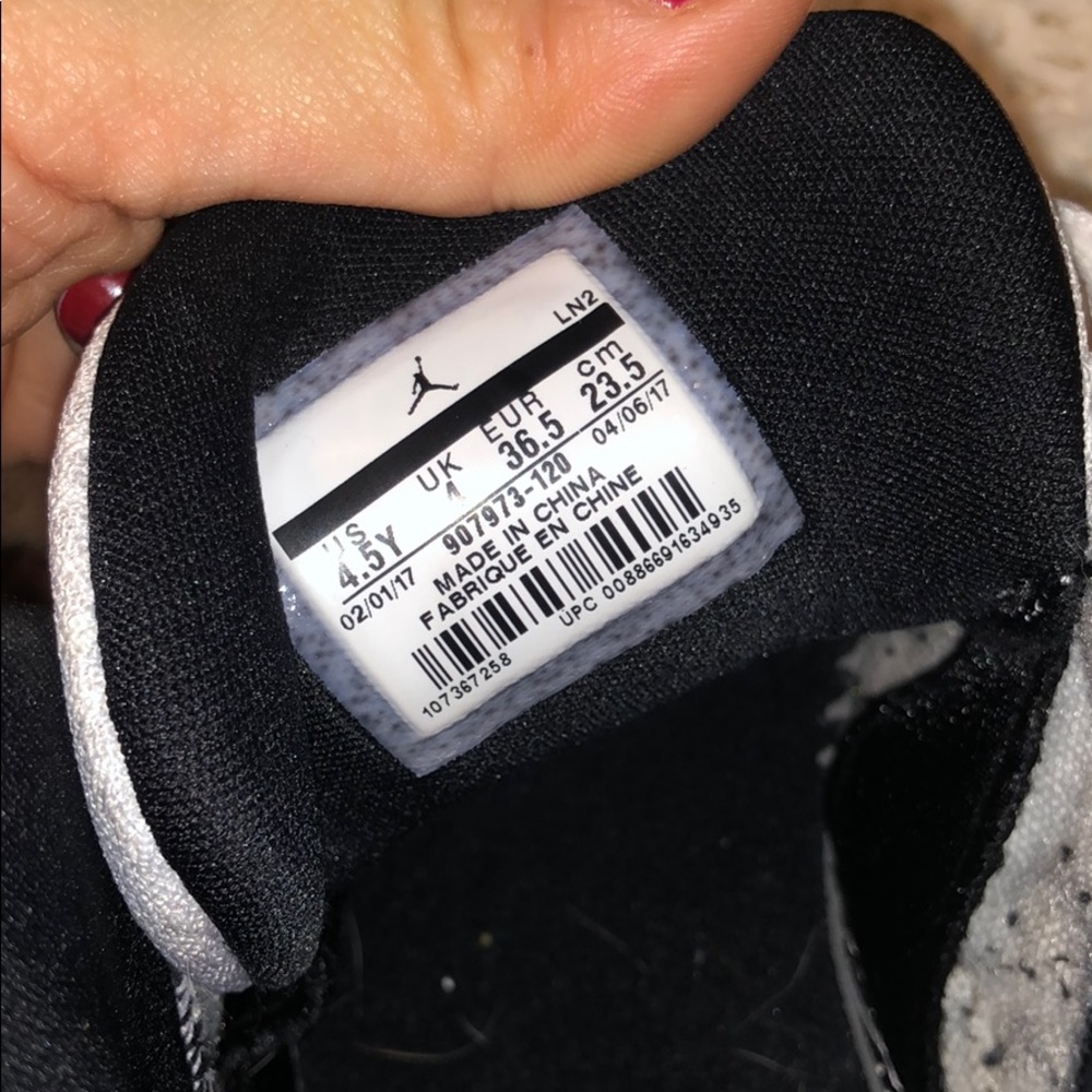 Jordan’s - Picture 4 of 4